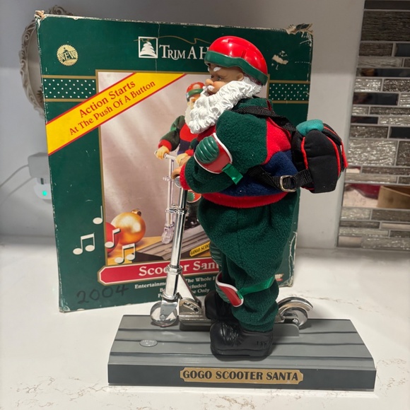 *READ* Animated & Musical Scooter Santa 14.5" x 11.25" VTG Kmart Trim A Home - Picture 7 of 16